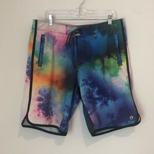 CG Habitats Mens Size 34 Rainbow Tie Dye Board Shorts